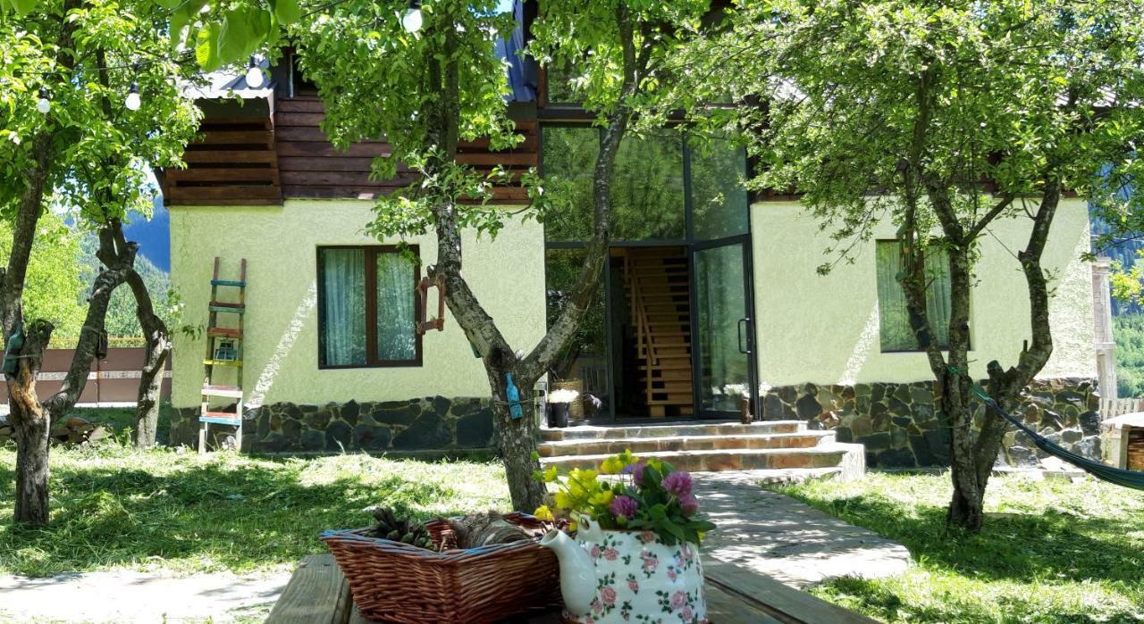 Hotel Ioska'S House Mestia Exterior foto